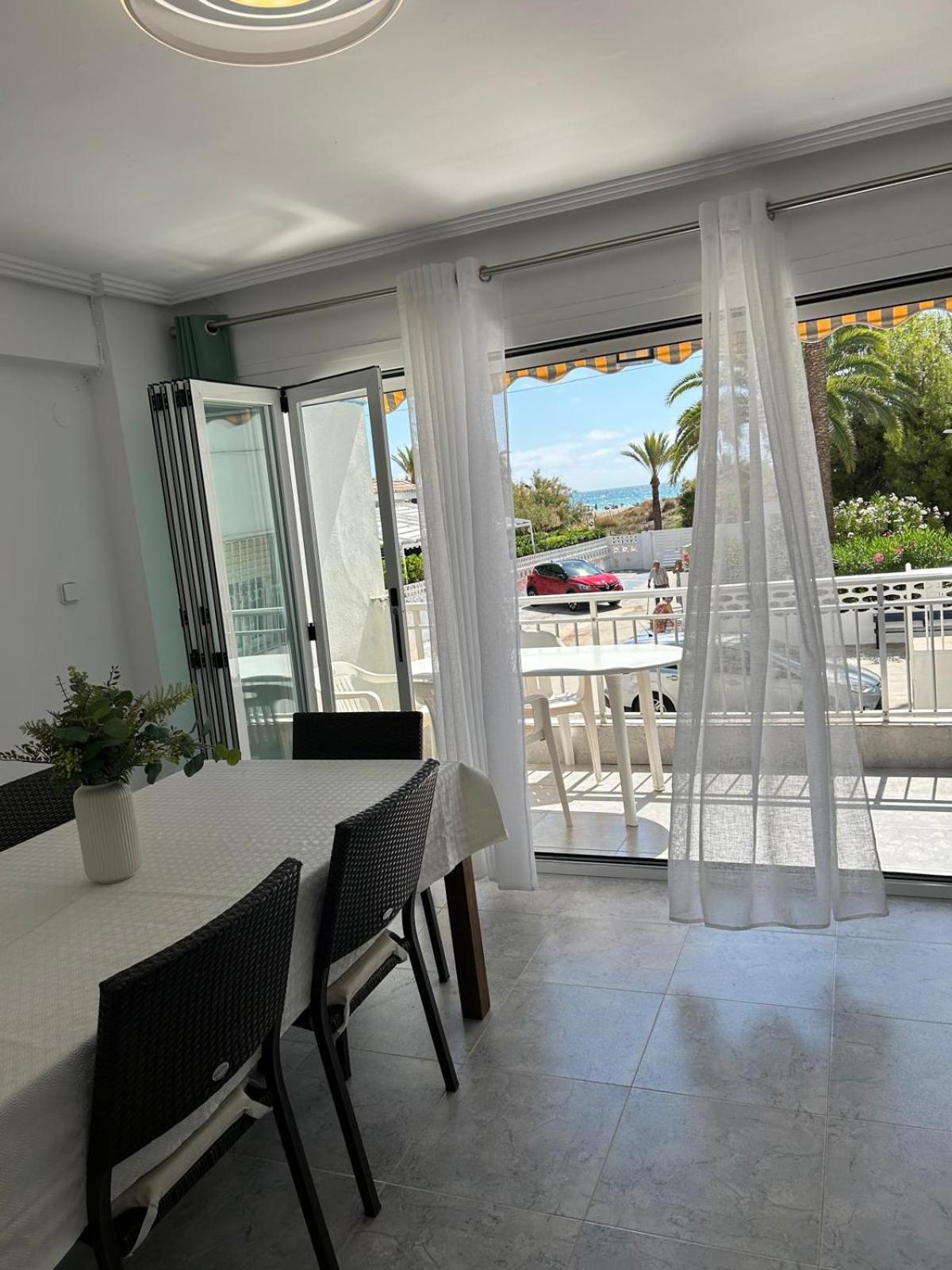 Sea View Apartment, First Line On The Beach, Remote Work كانيت ذي بيرينغير المظهر الخارجي الصورة